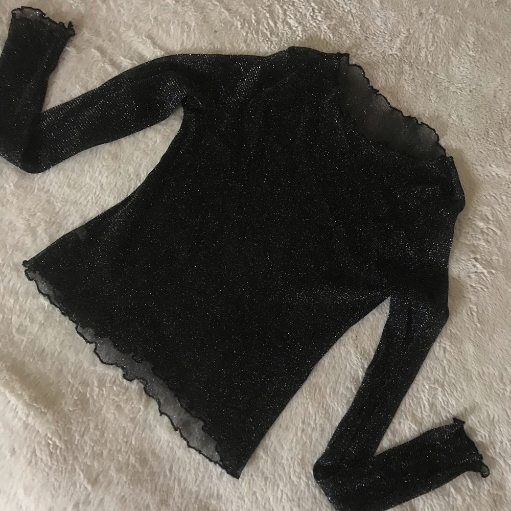 Black glittery ✨ sheer long sleeve top 🖤